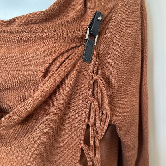 Cardigan - Picture 2 of 5